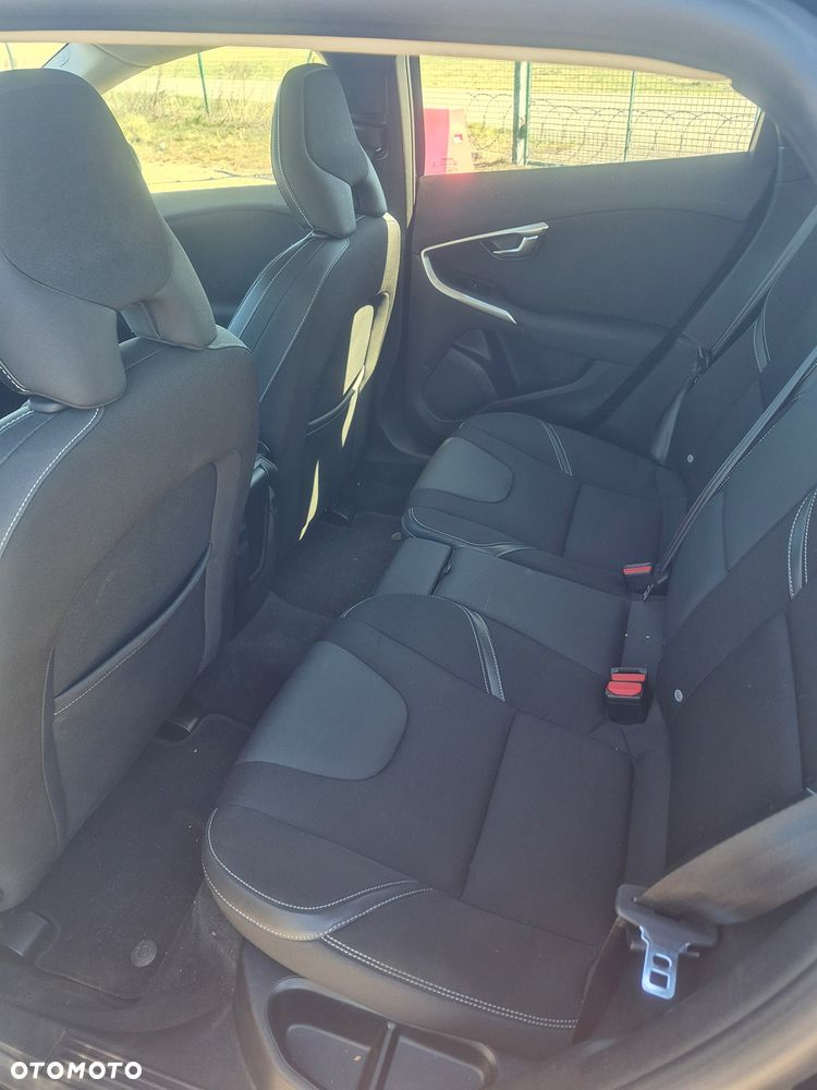 Volvo V40 D2 Drive-E R-Design Kinetic - 29