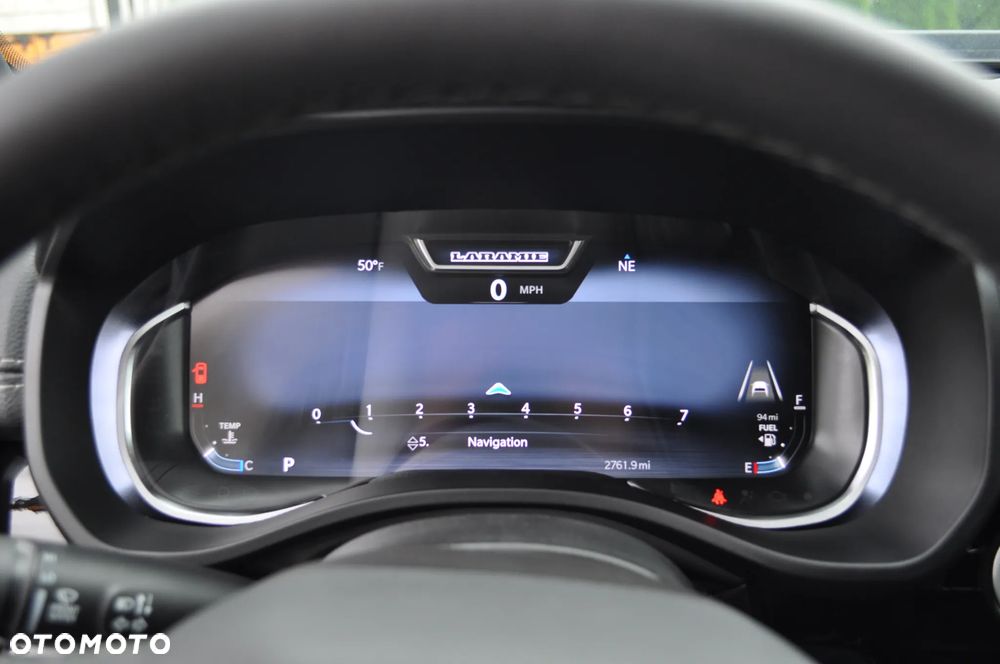 RAM 1500 Laramie Night Premium - 31