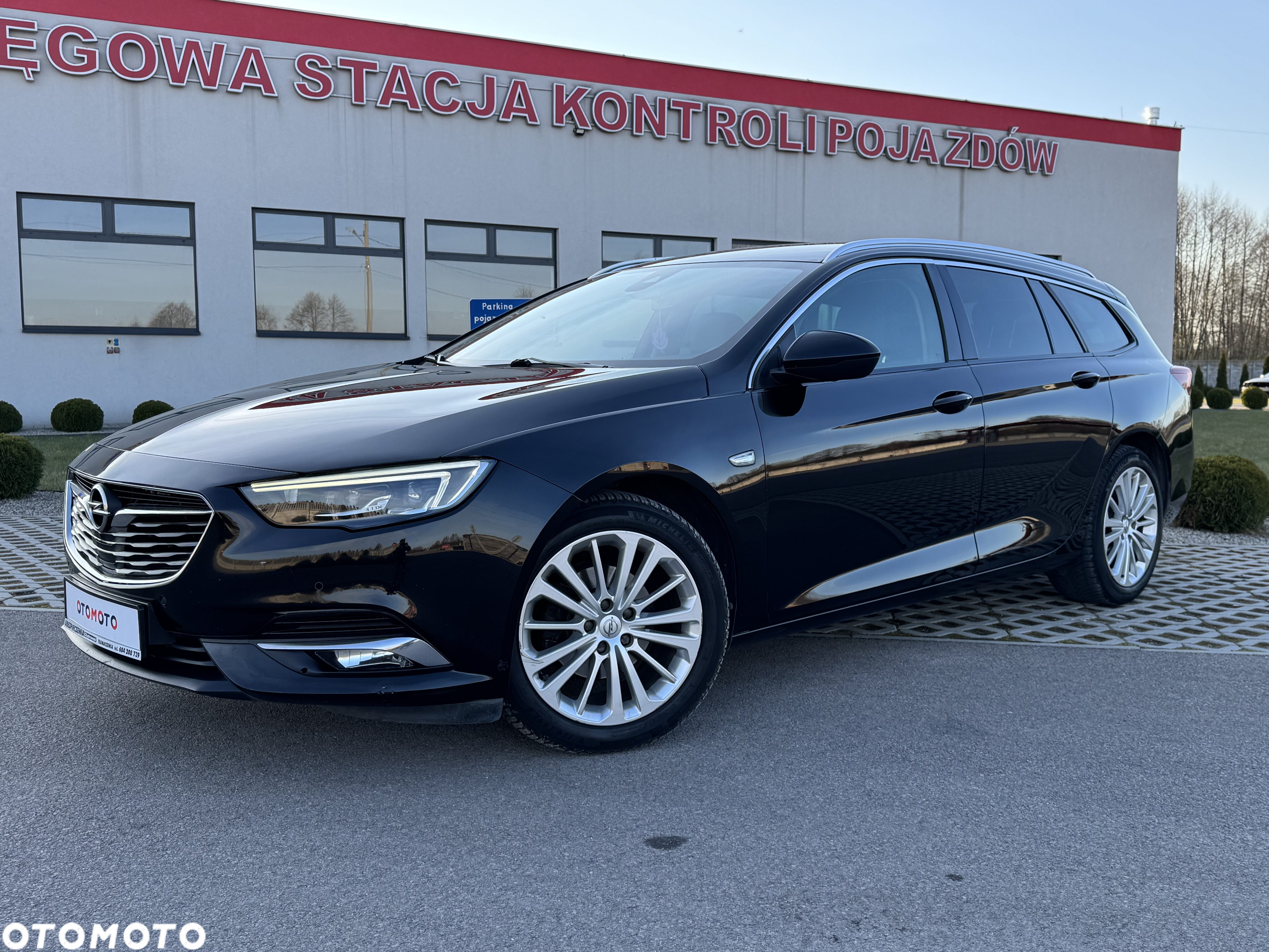Opel Insignia Sports Tourer 1.6 ECOTEC Diesel Business Innovation - 4