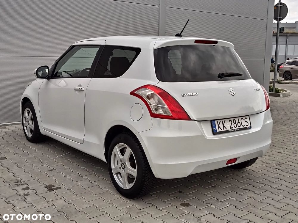 Suzuki Swift 1.2 Premium - 4
