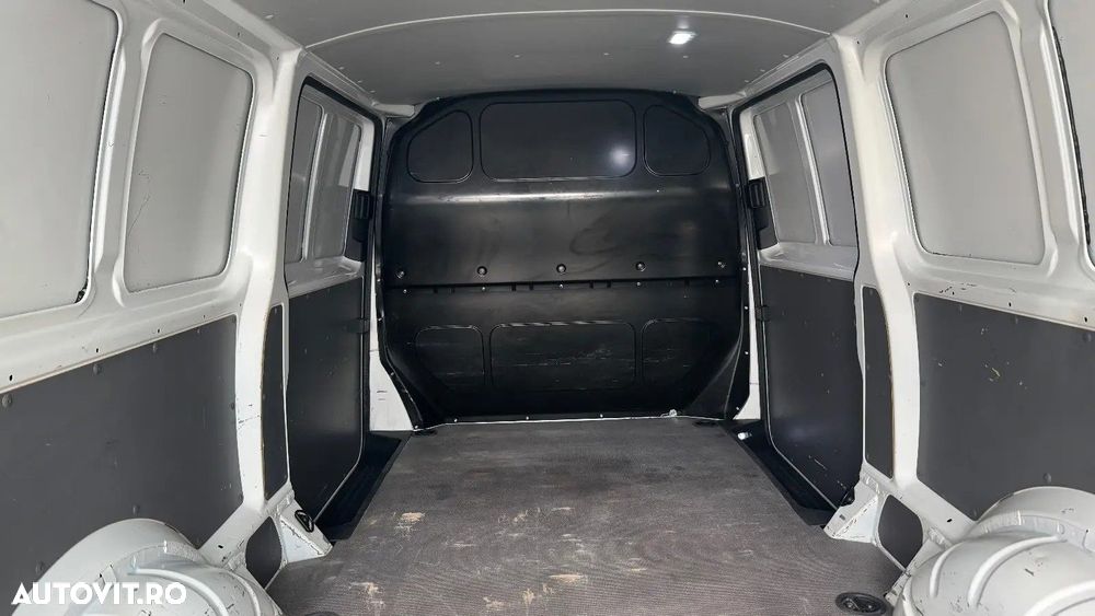 Volkswagen Transporter - 8
