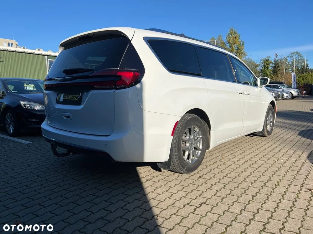 Chrysler Pacifica - 8