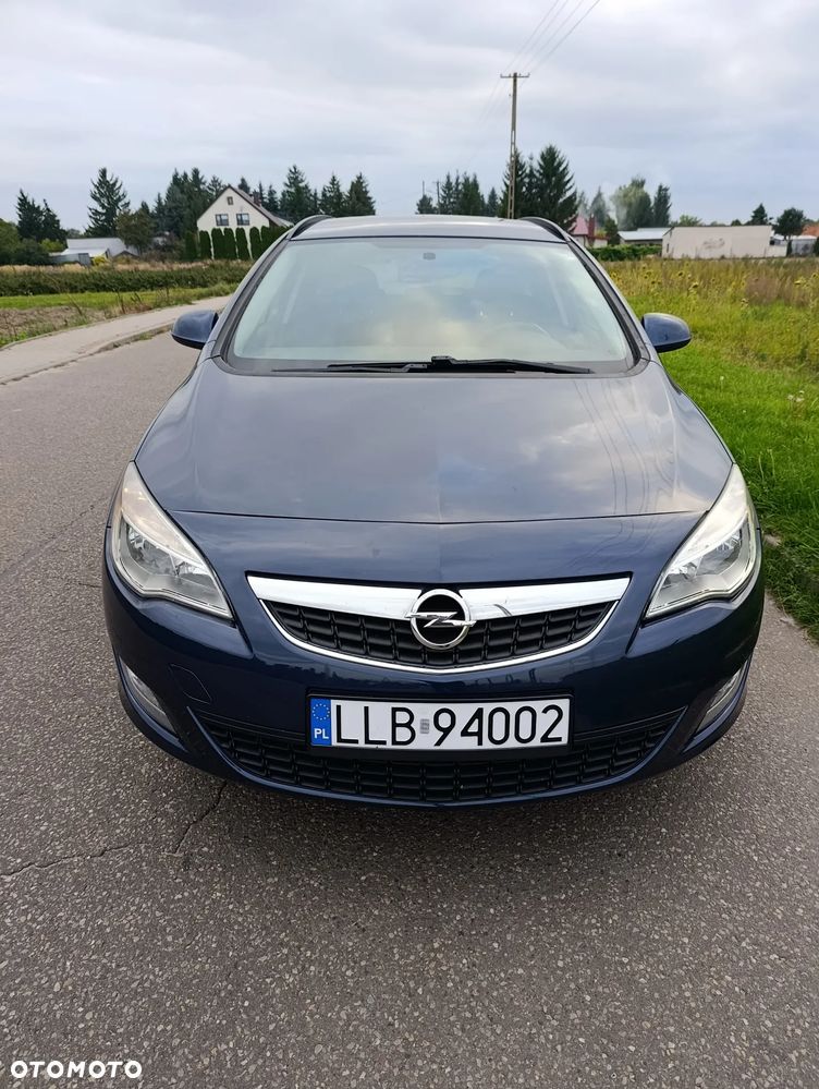 Opel Astra 2012 photo 3