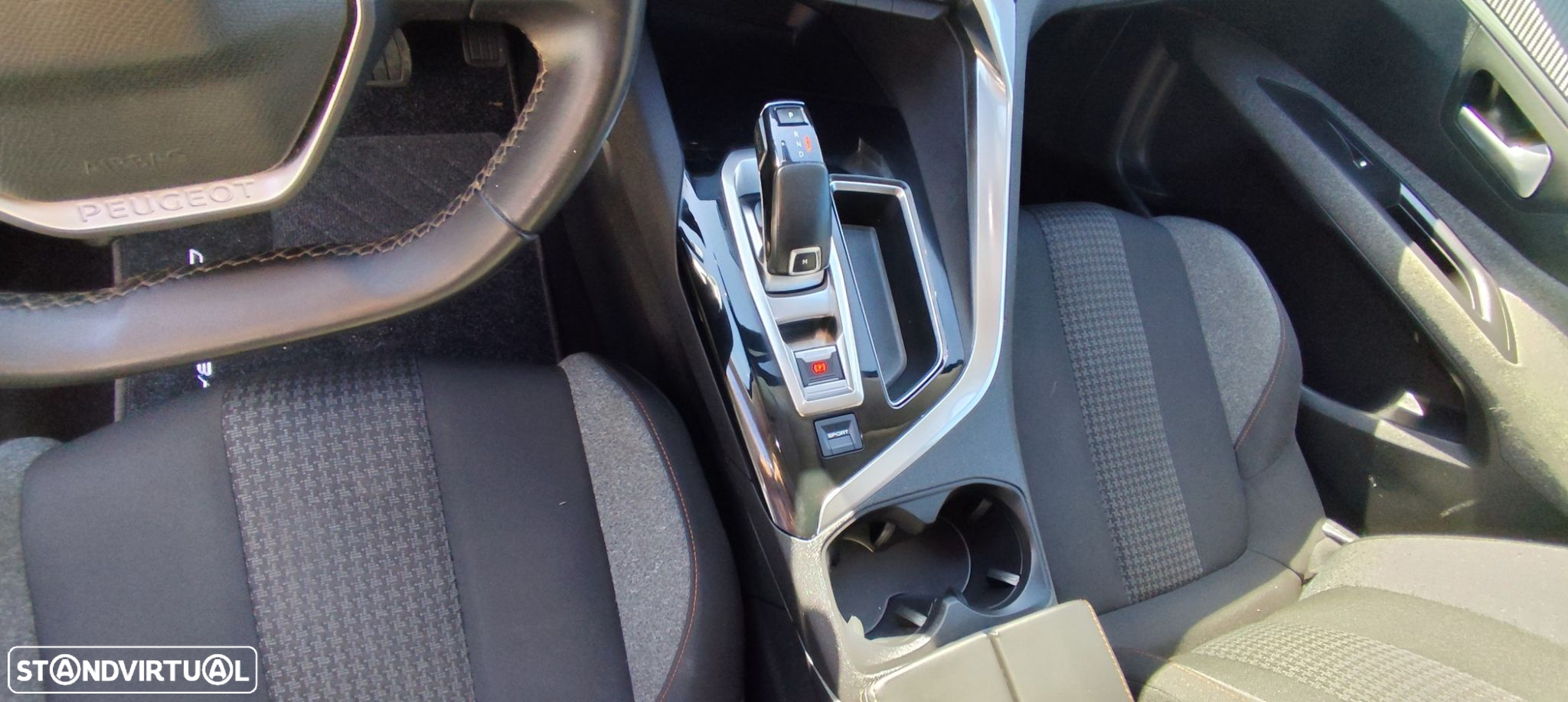 Peugeot 5008 1.6 BlueHDi Allure EAT6 - 26