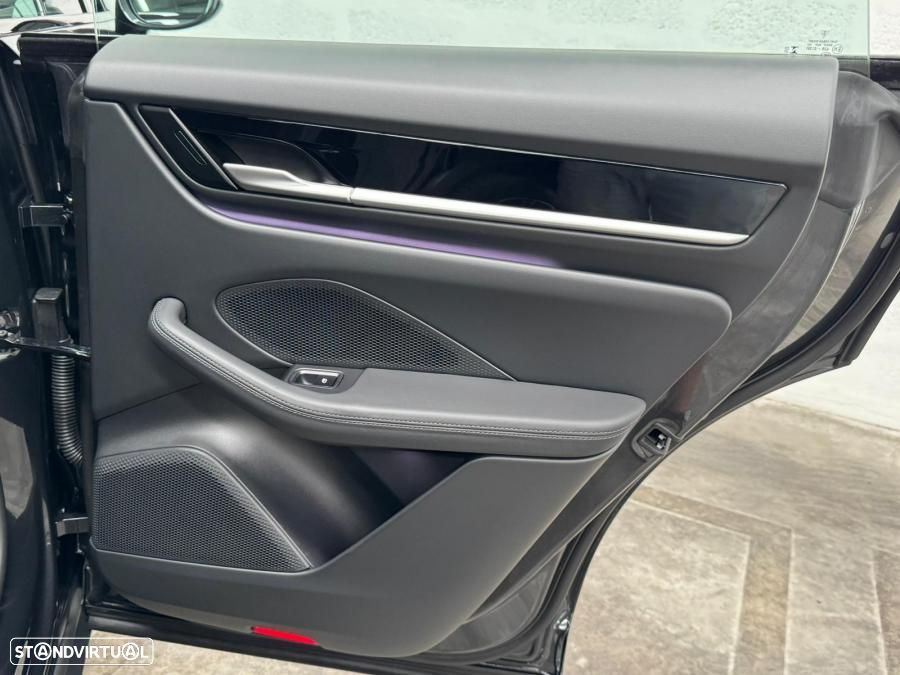 Porsche Macan Electric 4 - 53