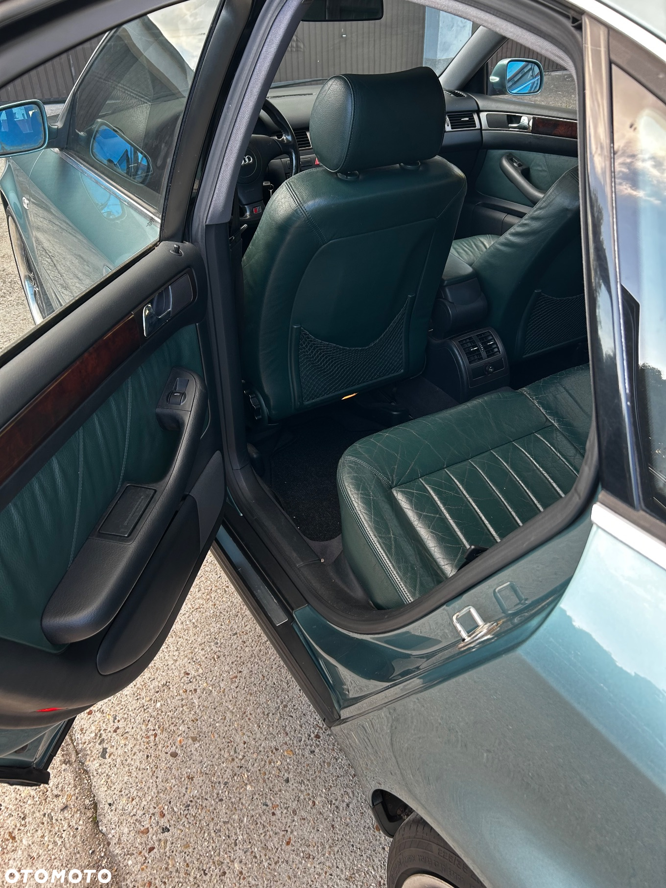 Audi A6 2.4 - 4