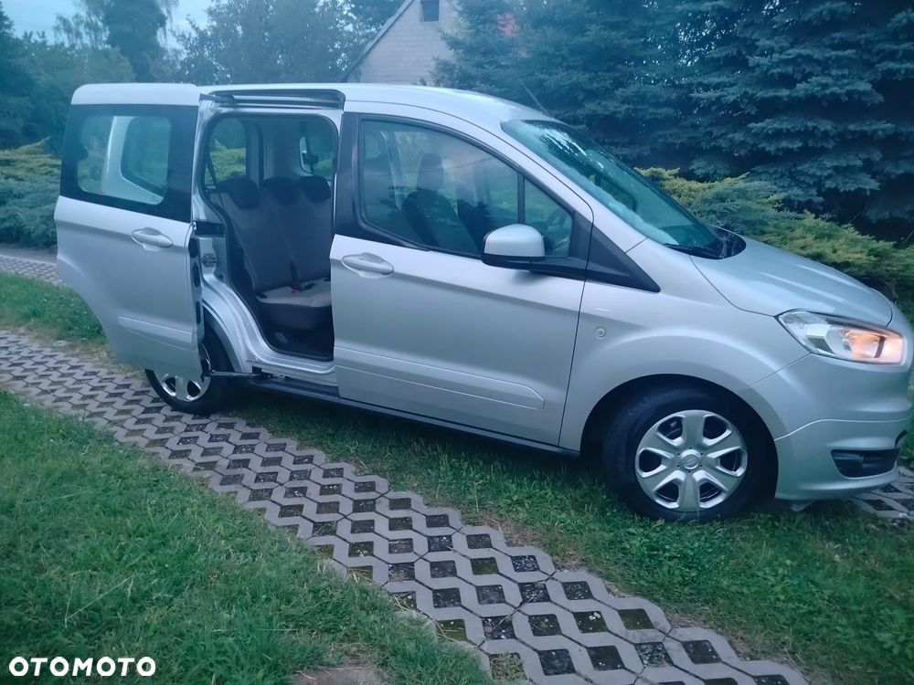 Ford Tourneo Courier 1.6 TDCi S&S Titanium - 20