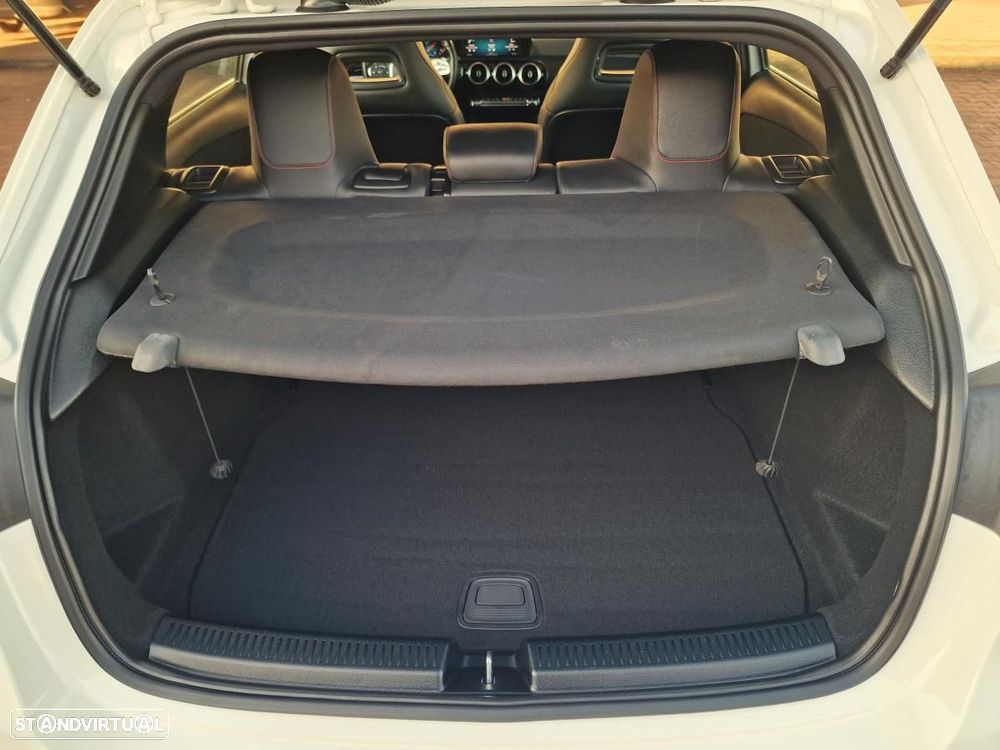 Mercedes-Benz A 180 d AMG Line Aut. — fotografia 24