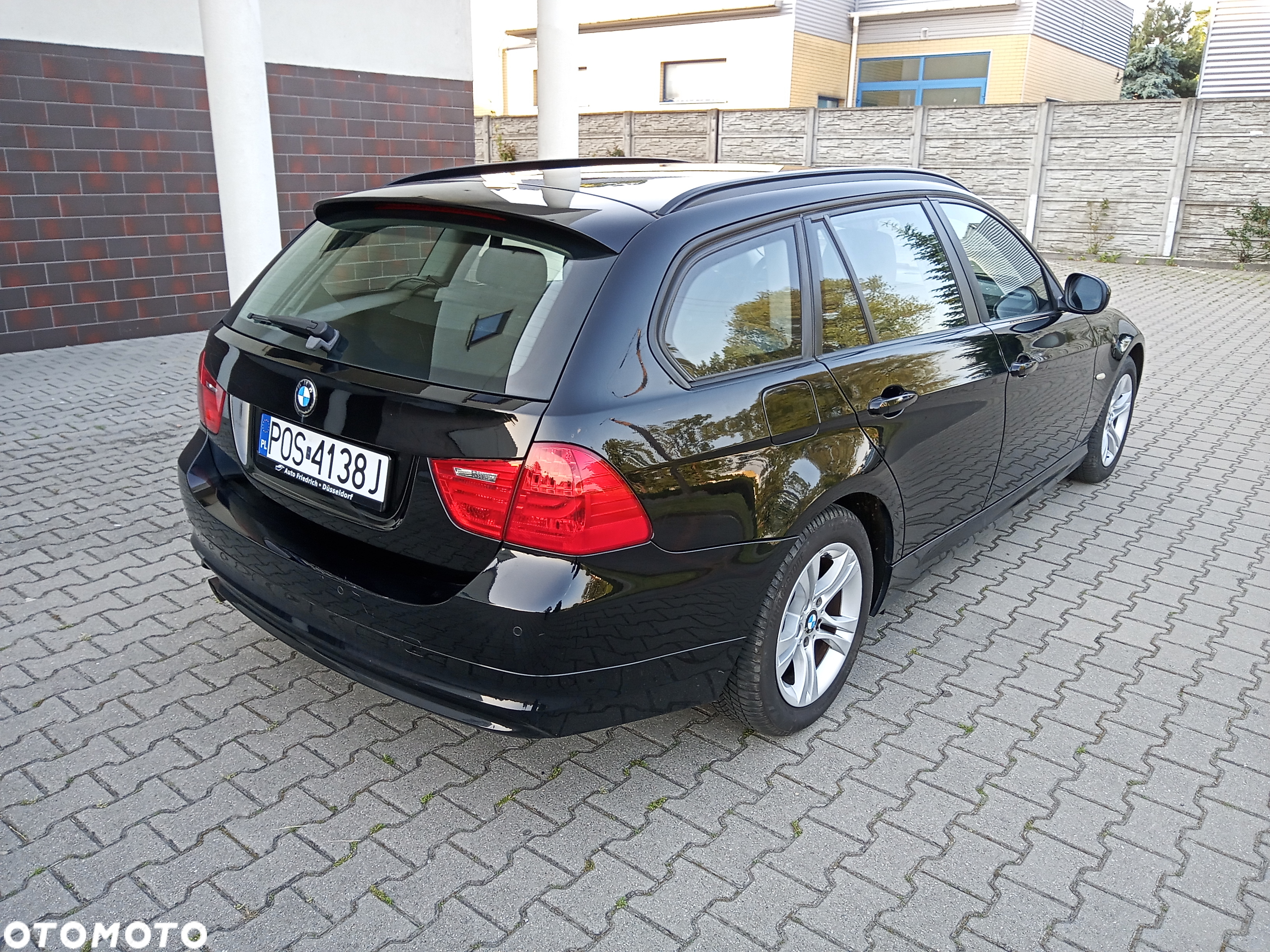 BMW Seria 3 318d DPF Touring - 3