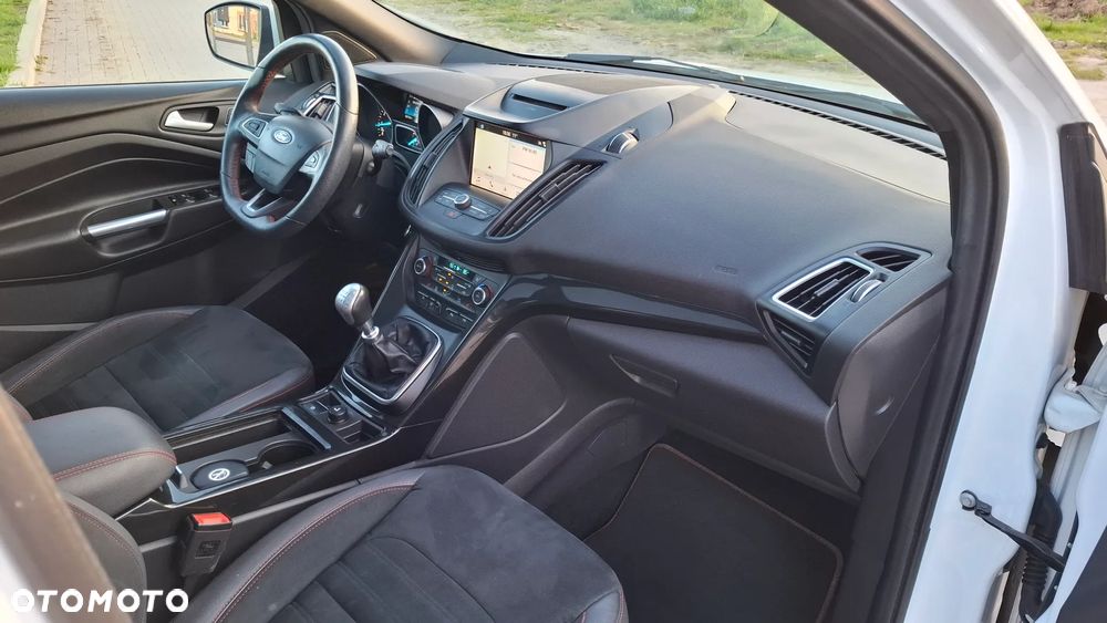 Ford Kuga 1.5 EcoBoost 2x4 ST-Line - 10