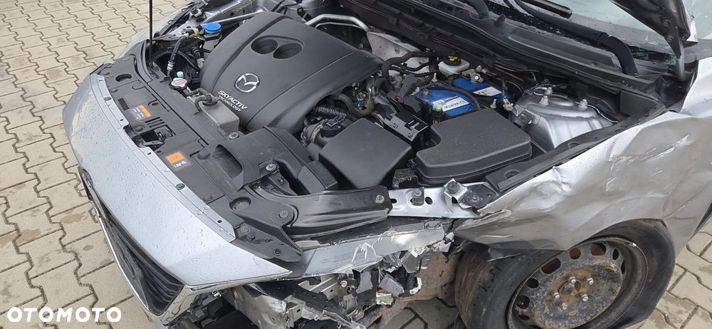 Mazda 3 2.0 Skyenergy EU6 - 10