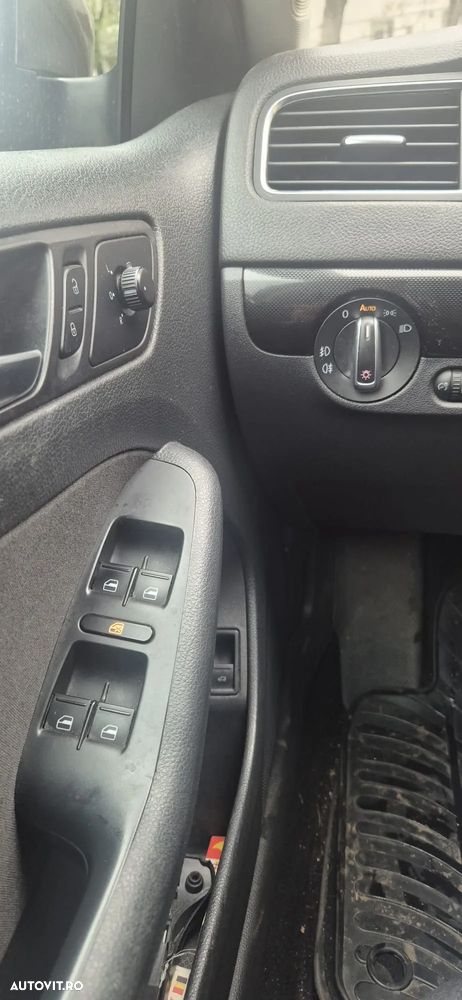 Volkswagen Jetta - 15