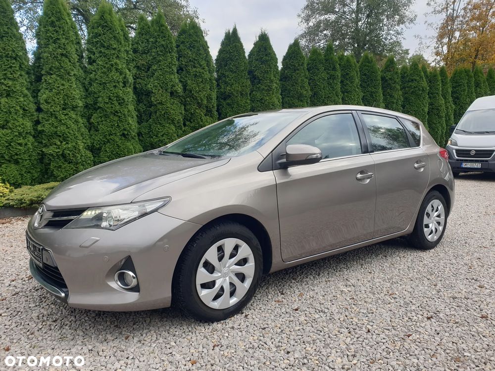 Toyota Auris 1.6 Executive - 4