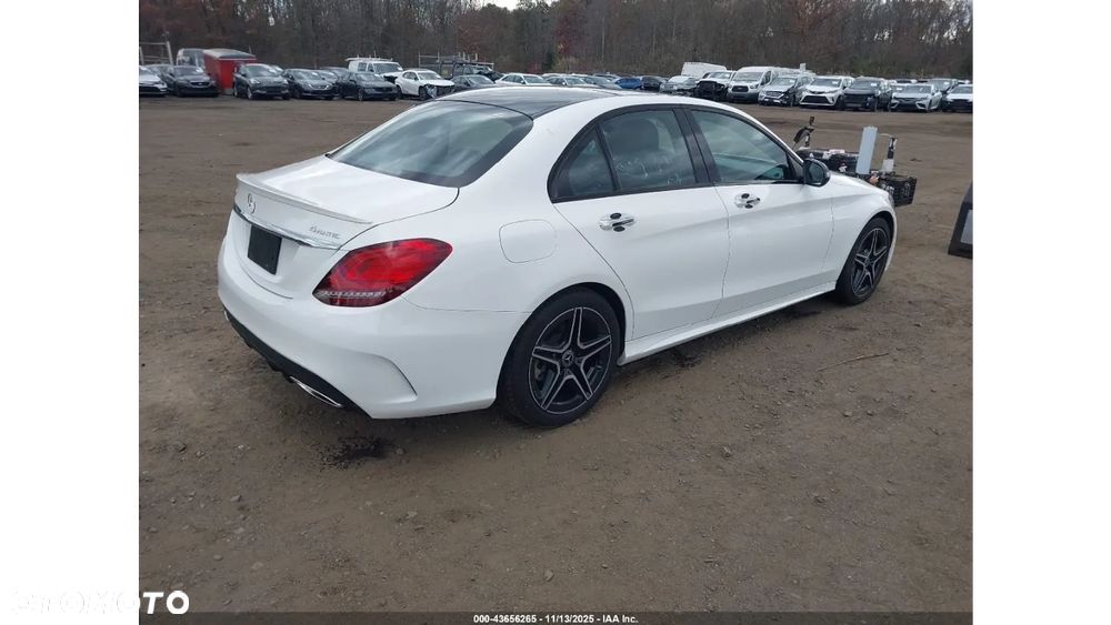 Mercedes-Benz Klasa C 300 4Matic 9G-TRONIC AMG Line - 6