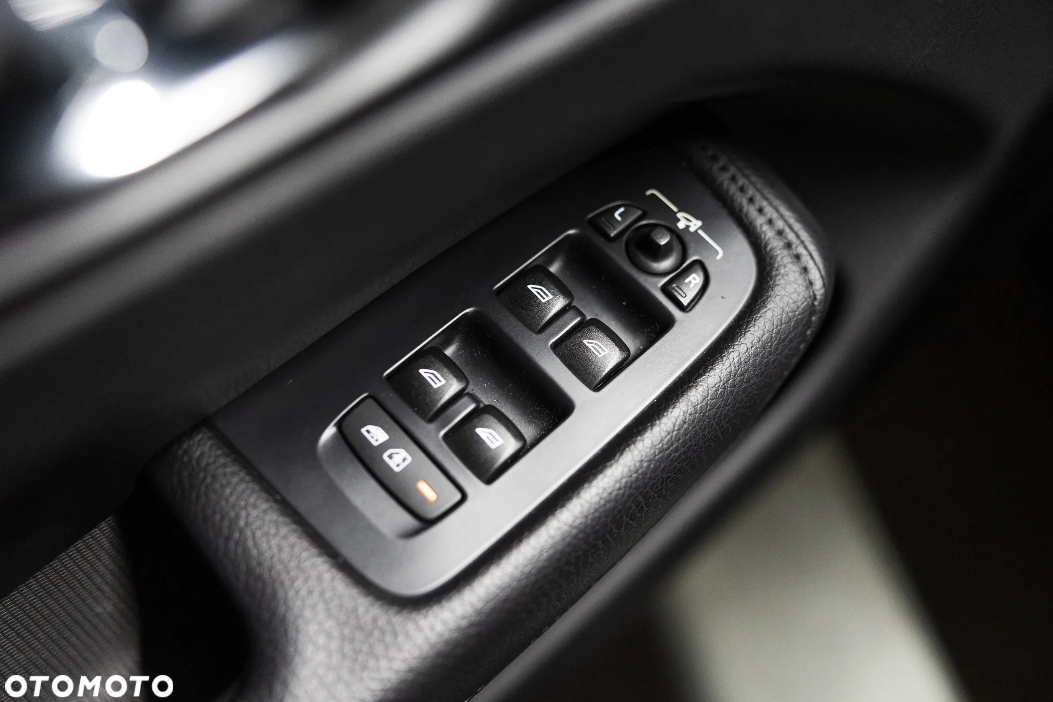 Volvo XC 60 B5 B AWD Ultimate Black Edition - 20