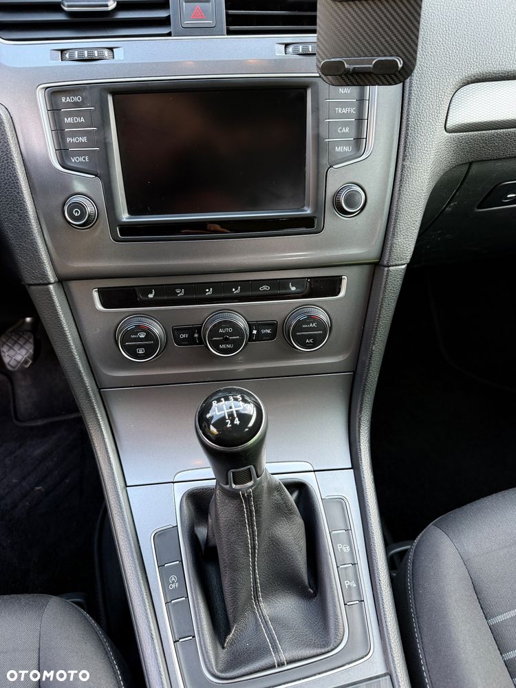 Volkswagen Golf 1.6 TDI BlueMotion Technology Lounge - 15