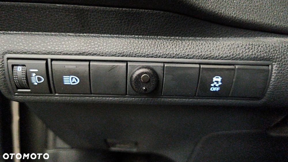 Toyota Corolla 2.0 Hybrid Trek - 21