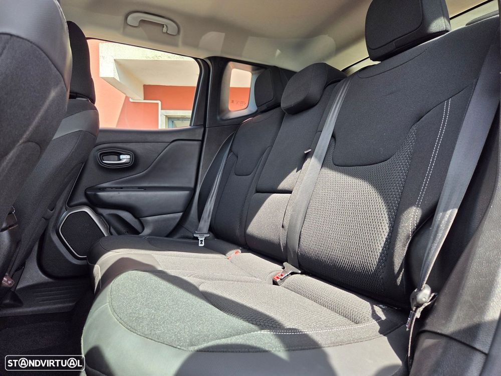 Jeep Renegade 1.0 T Limited - 28