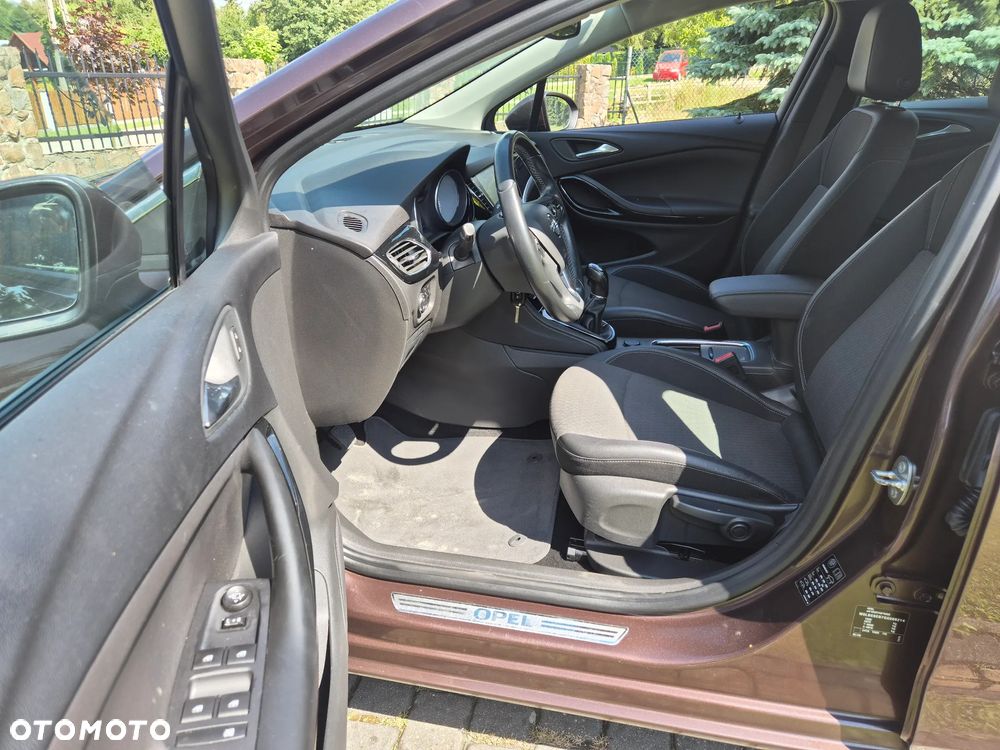 Opel Astra 1.4 Turbo Sports Tourer 120 Jahre - 10
