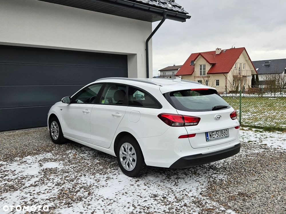 Hyundai i30 1.5 DPI Classic + - 5