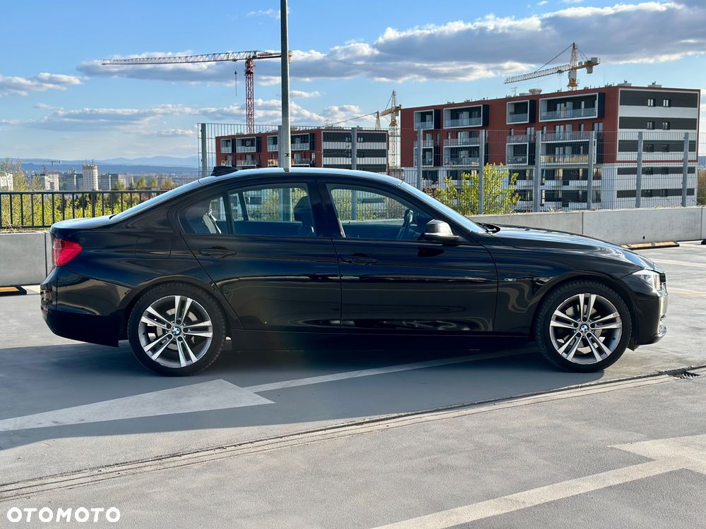 BMW Seria 3 320d DPF Edition Sport - 13