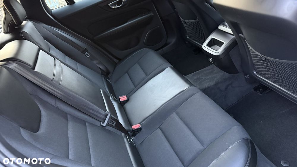 Volvo V60 D3 Momentum - 33