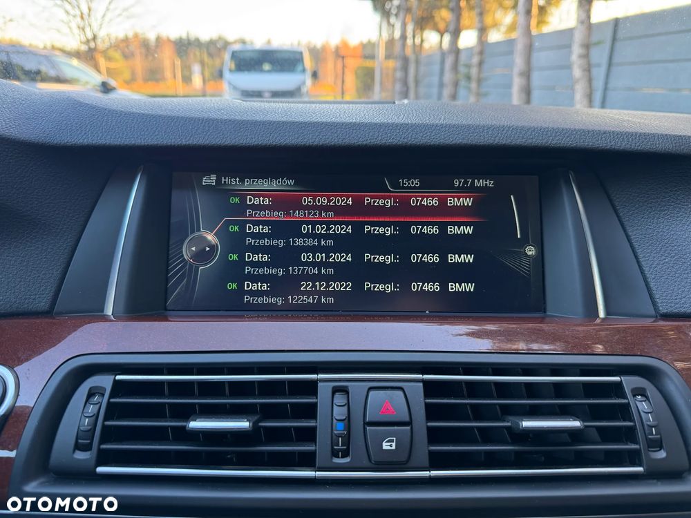 BMW Seria 5 528i - 30