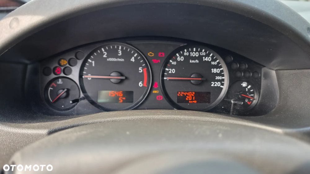 Nissan Navara 2.5 D LE Long EU5 - 7