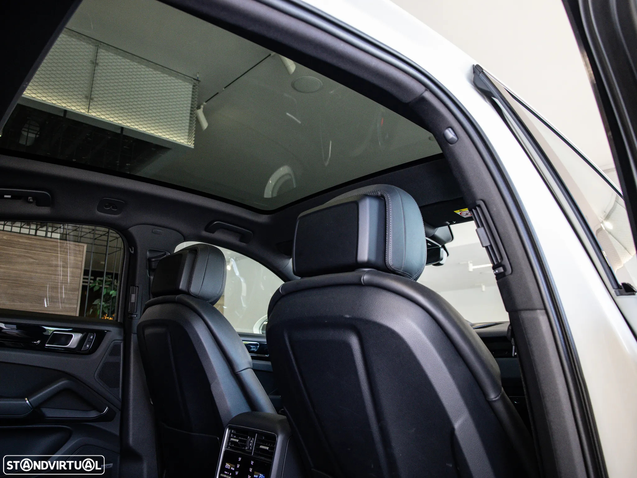 Porsche Cayenne Coupé E-Hybrid - 50