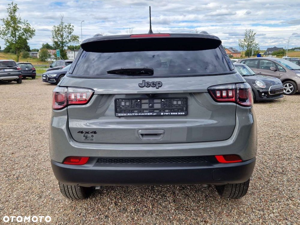 Jeep Compass - 30