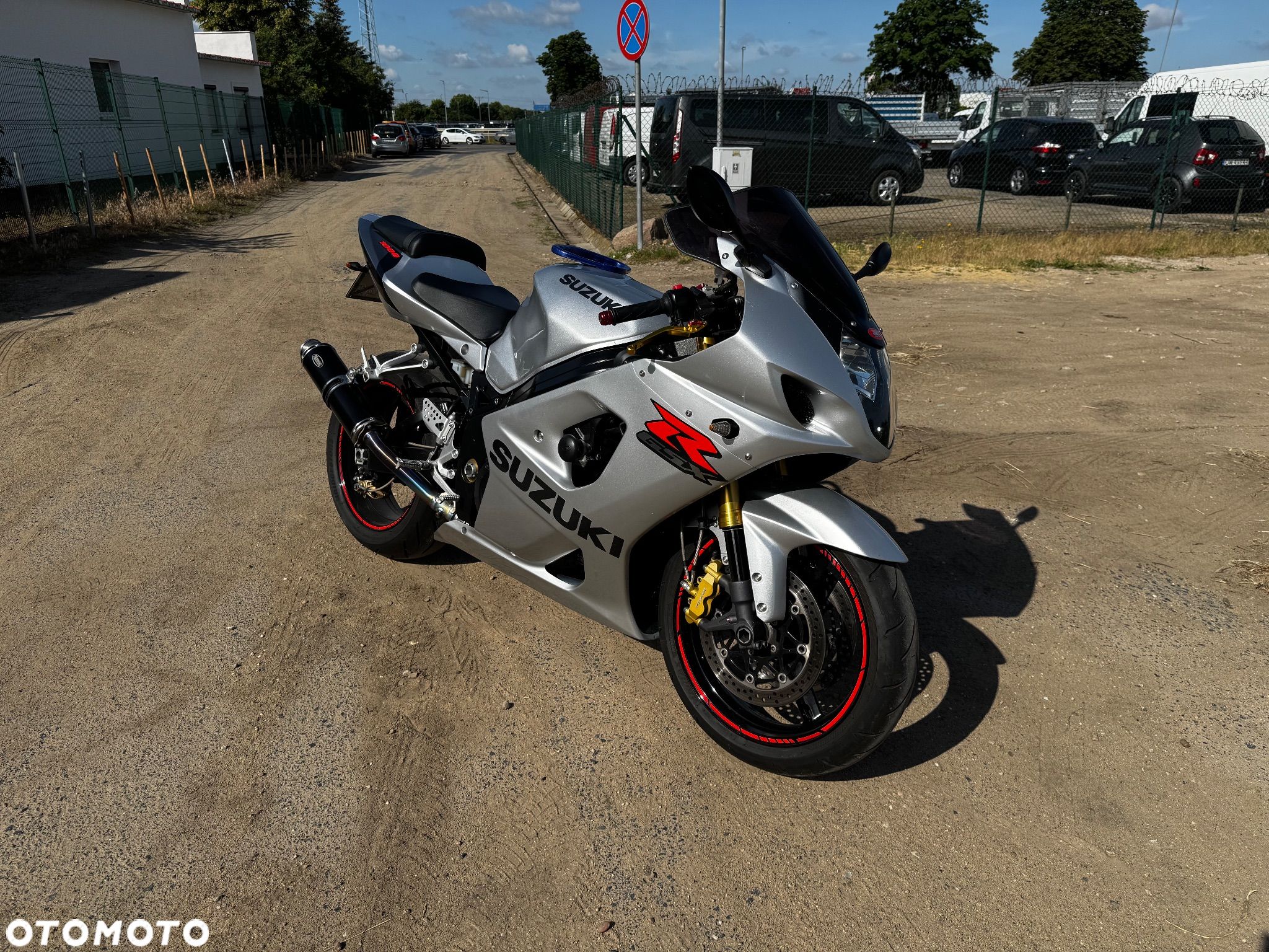 Suzuki GSX-R - 1