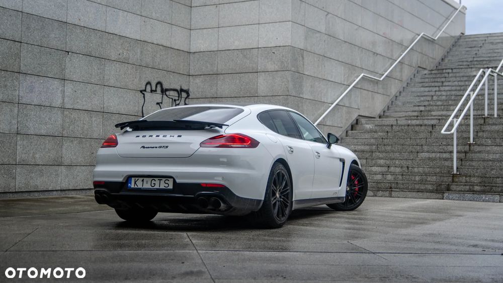 Porsche Panamera GTS PDK - 3