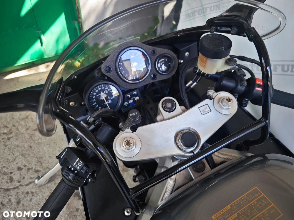 Honda CBR - 13