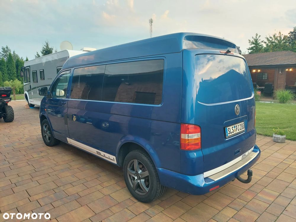 Volkswagen T5 Campervan - 10