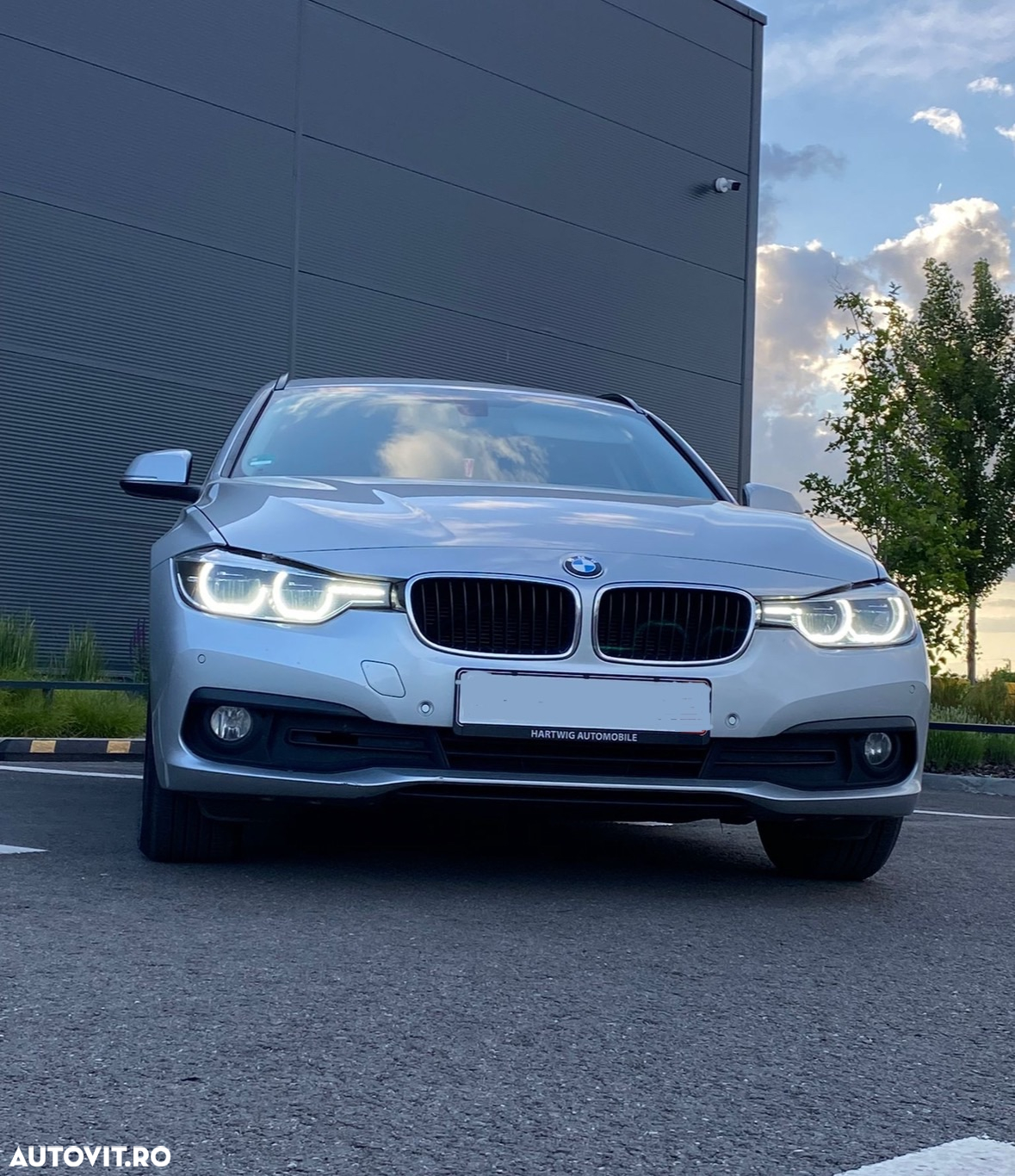 BMW Seria 3 318d Touring Aut. - 37