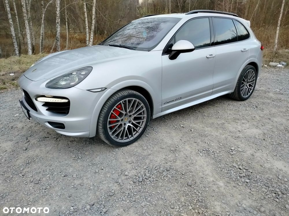 Porsche Cayenne - 1