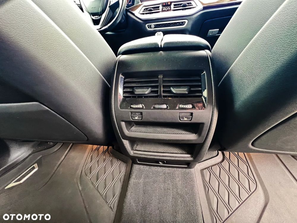 BMW X5 xDrive40i - 30