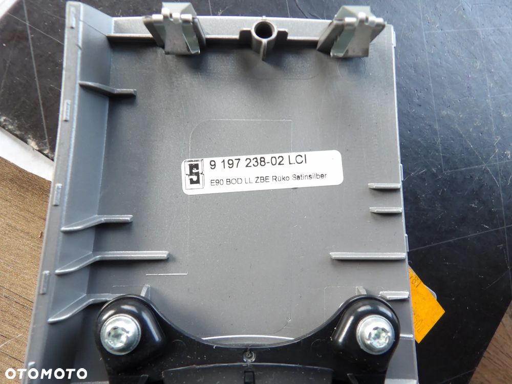 BMW - E90,E91 - OSŁONA KONSOLI ŚRODKOWEJ - BEZ IDRIVE - 9197238 - 2