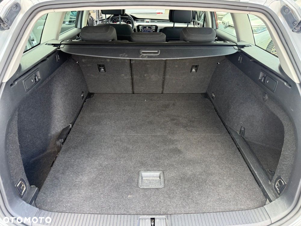 Volkswagen Passat Variant 2.0 TDI EVO Business - 20