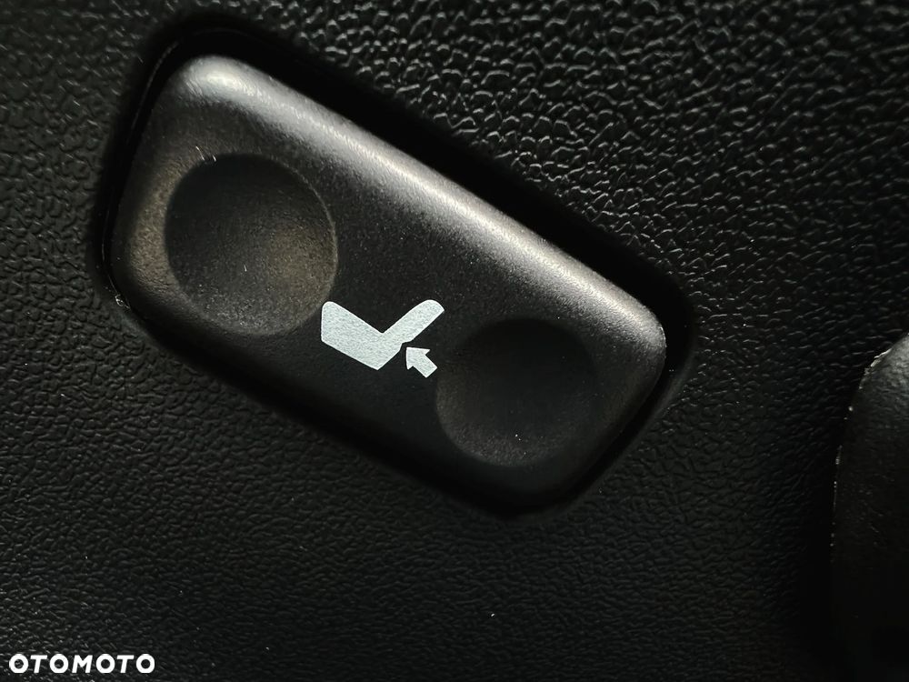 Toyota Avensis 1.8 Premium - 23