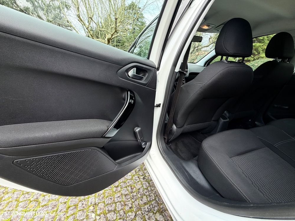 Peugeot 208 PureTech 82 Start & Stop Style - 30