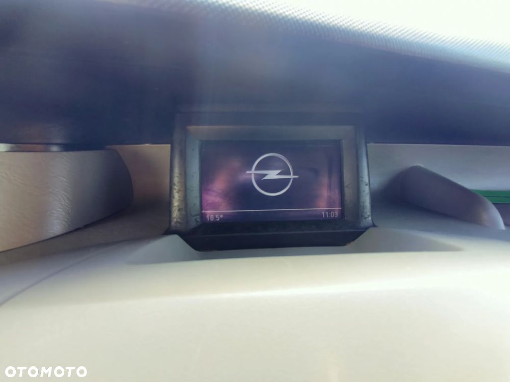 Opel VIVARO - 12