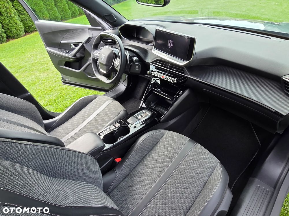 Peugeot 2008 PureTech 130 EAT8 Allure - 18