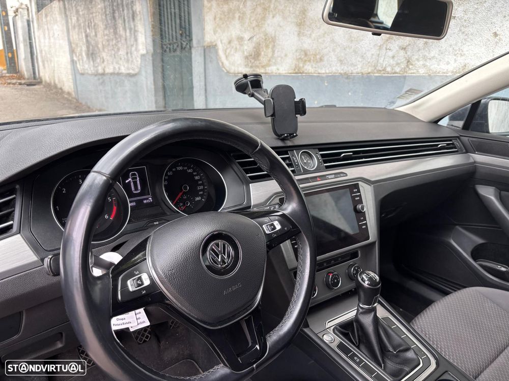 VW Passat Variant 1.6 TDI Trendline - 5