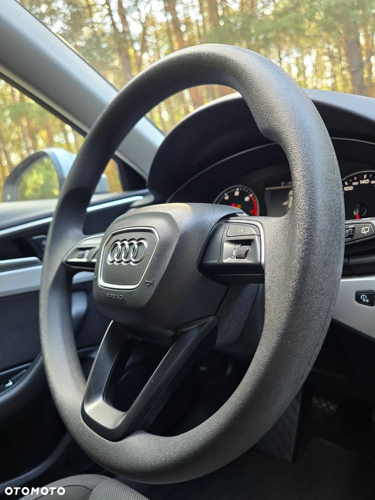 Audi A4 Avant 40 TFSI - 37