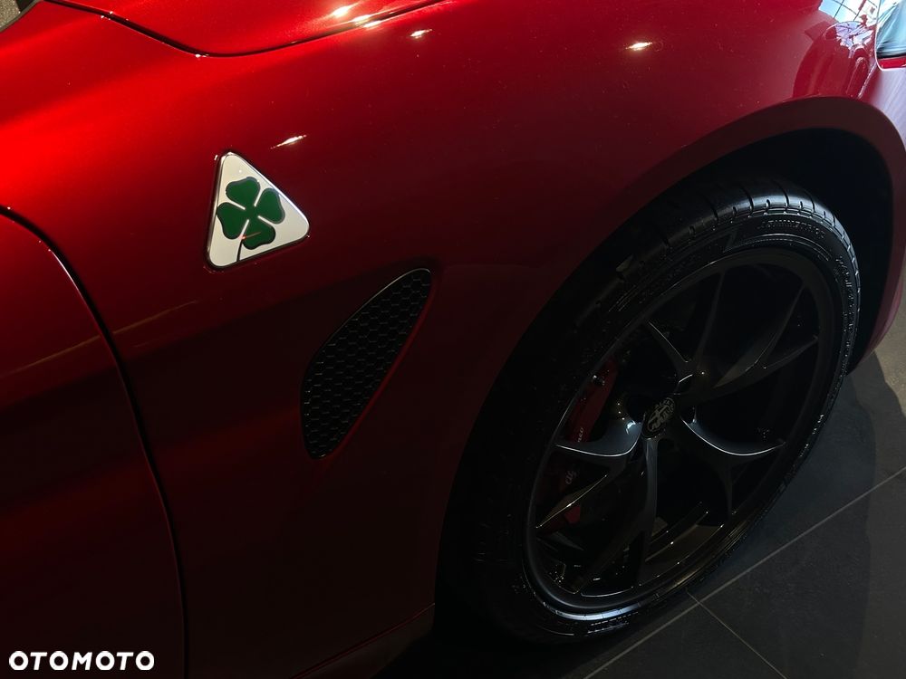 Alfa Romeo Giulia - 16