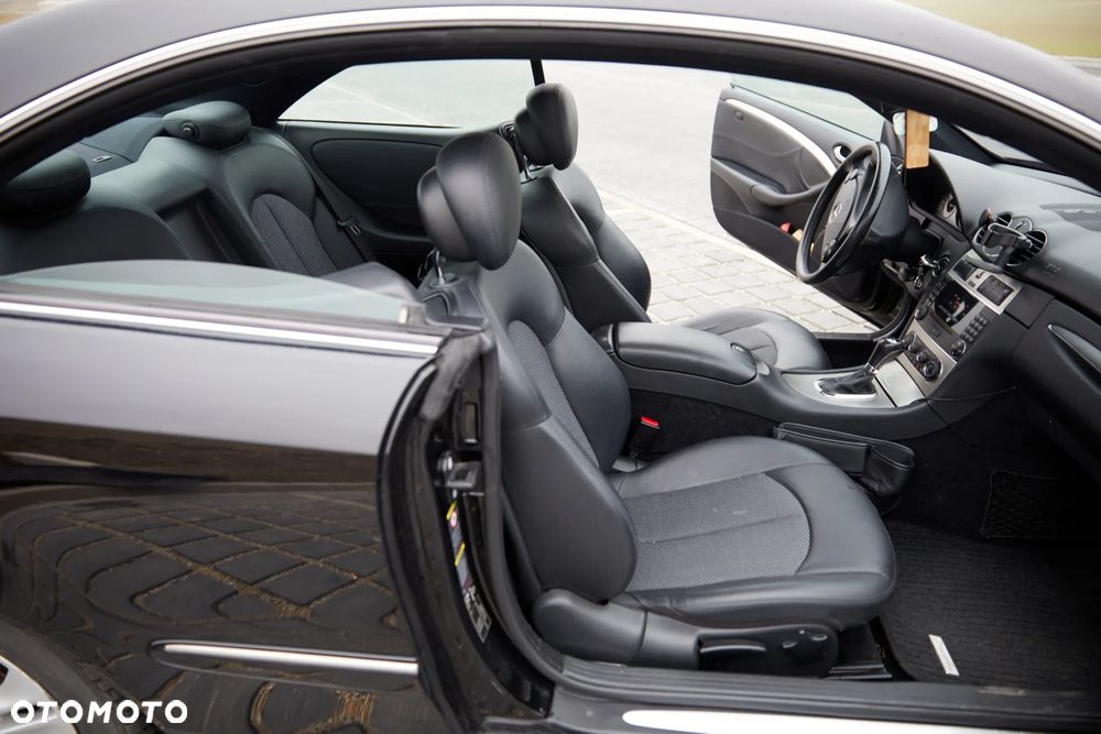 Mercedes-Benz CLK - 19