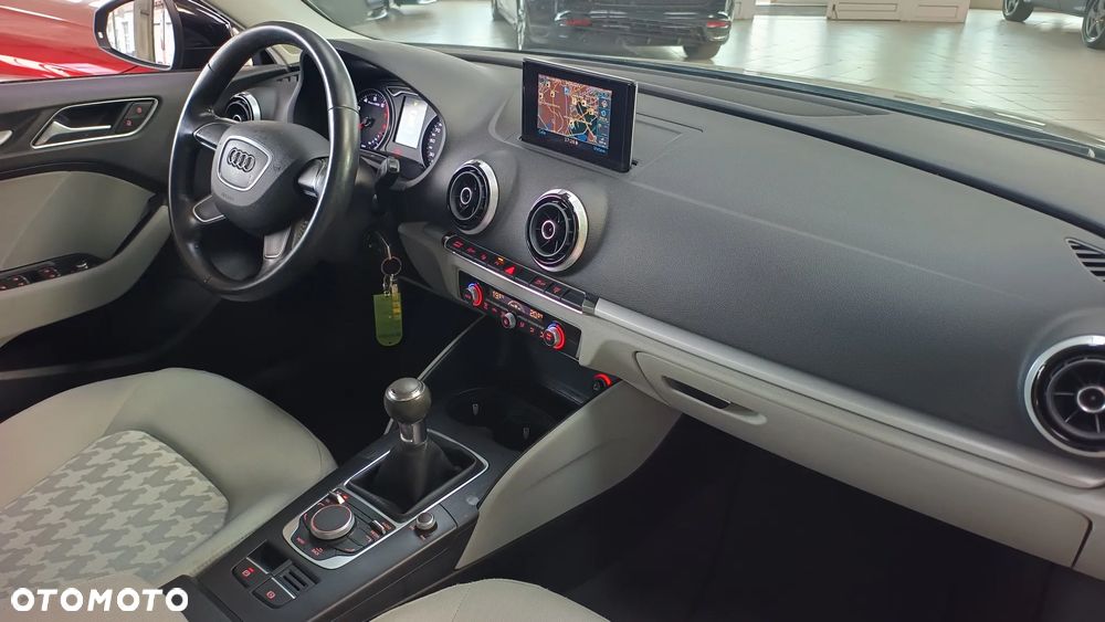Audi A3 Sportback 1.4 TFSI Ambiente - 27
