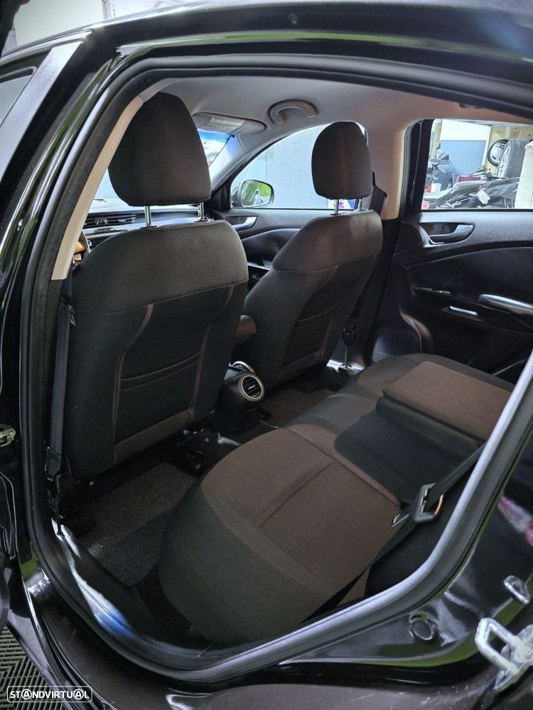 Alfa Romeo Giulietta 1.6 JTDM Distinctive - 13