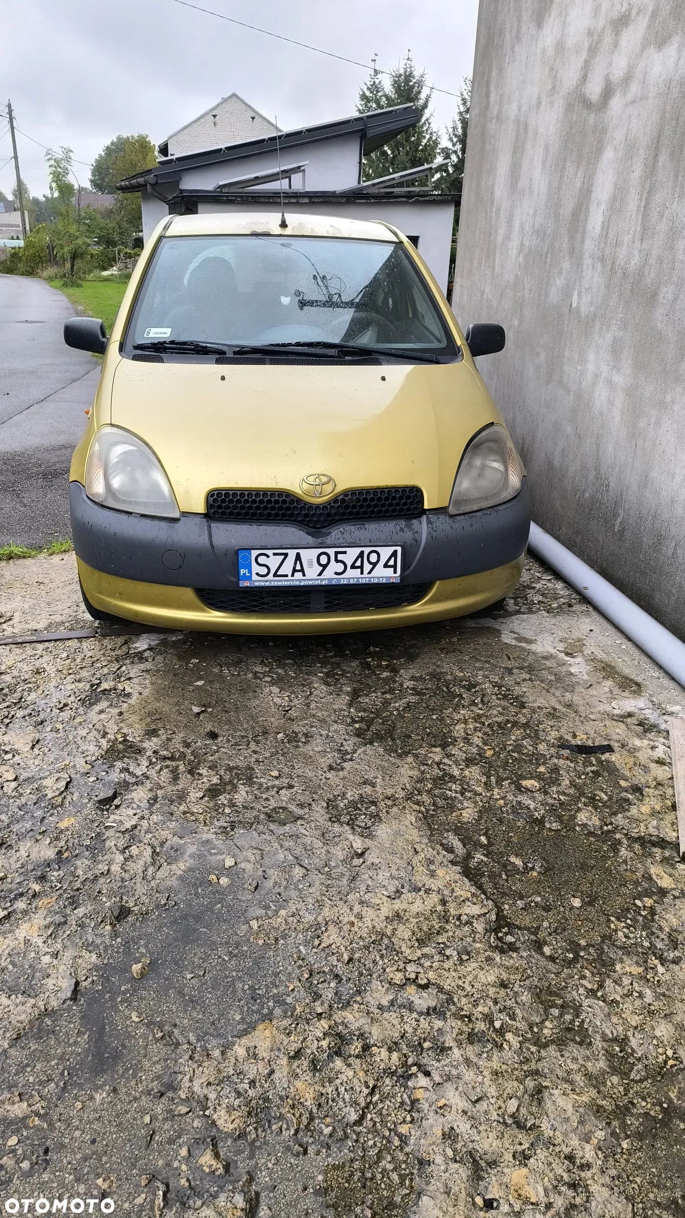 Toyota Yaris 1.0 Base - 1